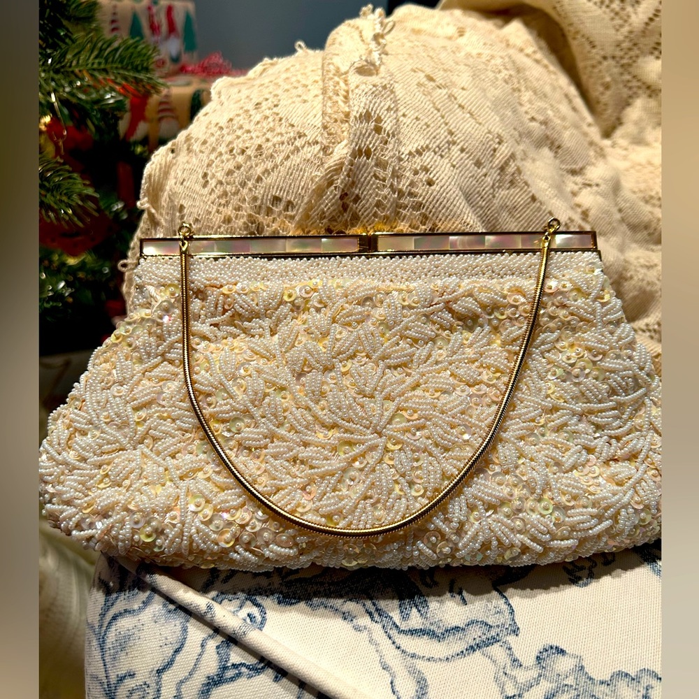 Vintage 1950s Mr. John Hong Kong beaded bag